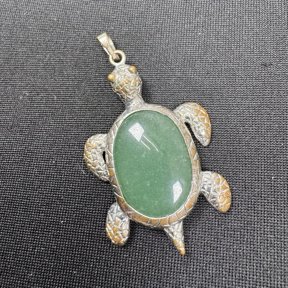 Natural‎ Aventurine Turtle Pendant